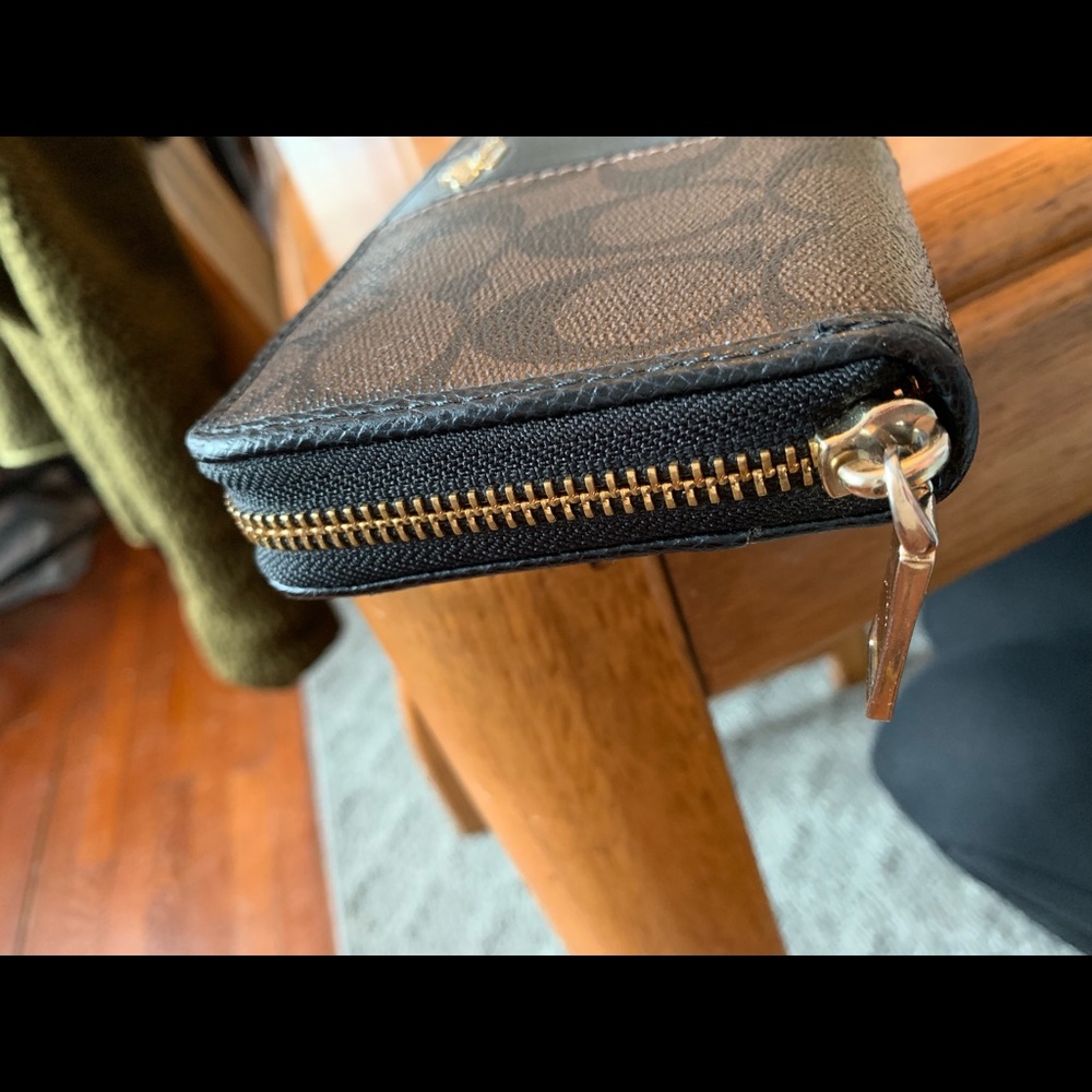 Coach Wallet - Picture 3 of 8
